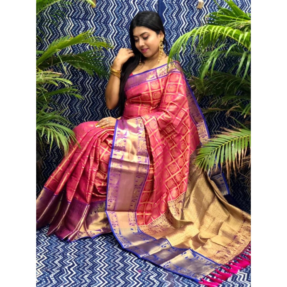 Kanchipuram Sarees Have The Perfect Kanchi Border 